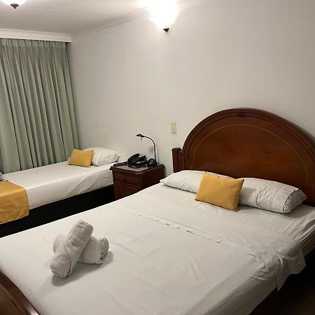Casa Rosales Hotel เมเดยิน ภายนอก รูปภาพ