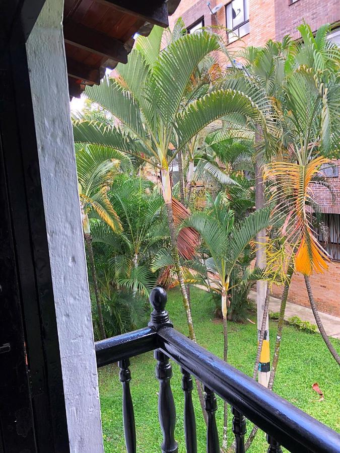 Casa Rosales Hotel เมเดยิน ภายนอก รูปภาพ
