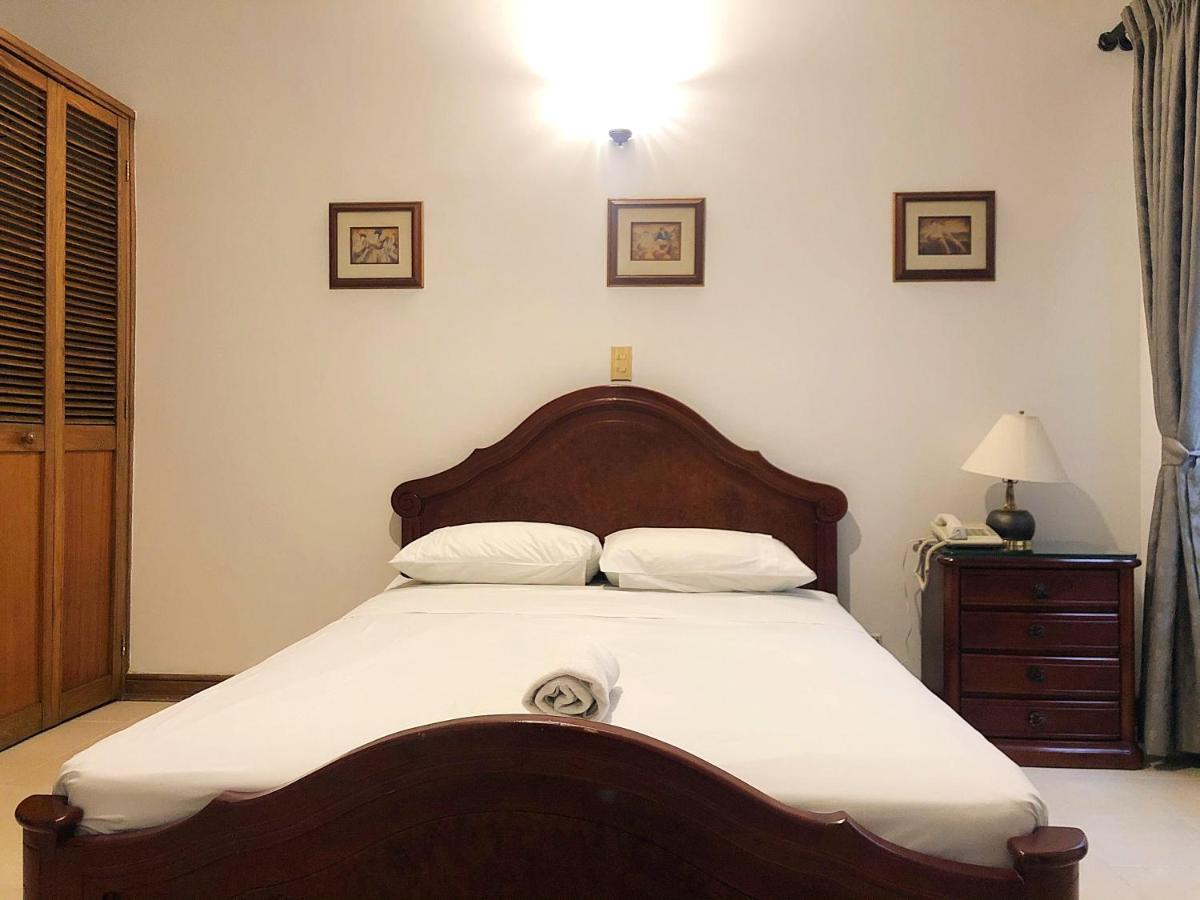 Casa Rosales Hotel เมเดยิน ภายนอก รูปภาพ