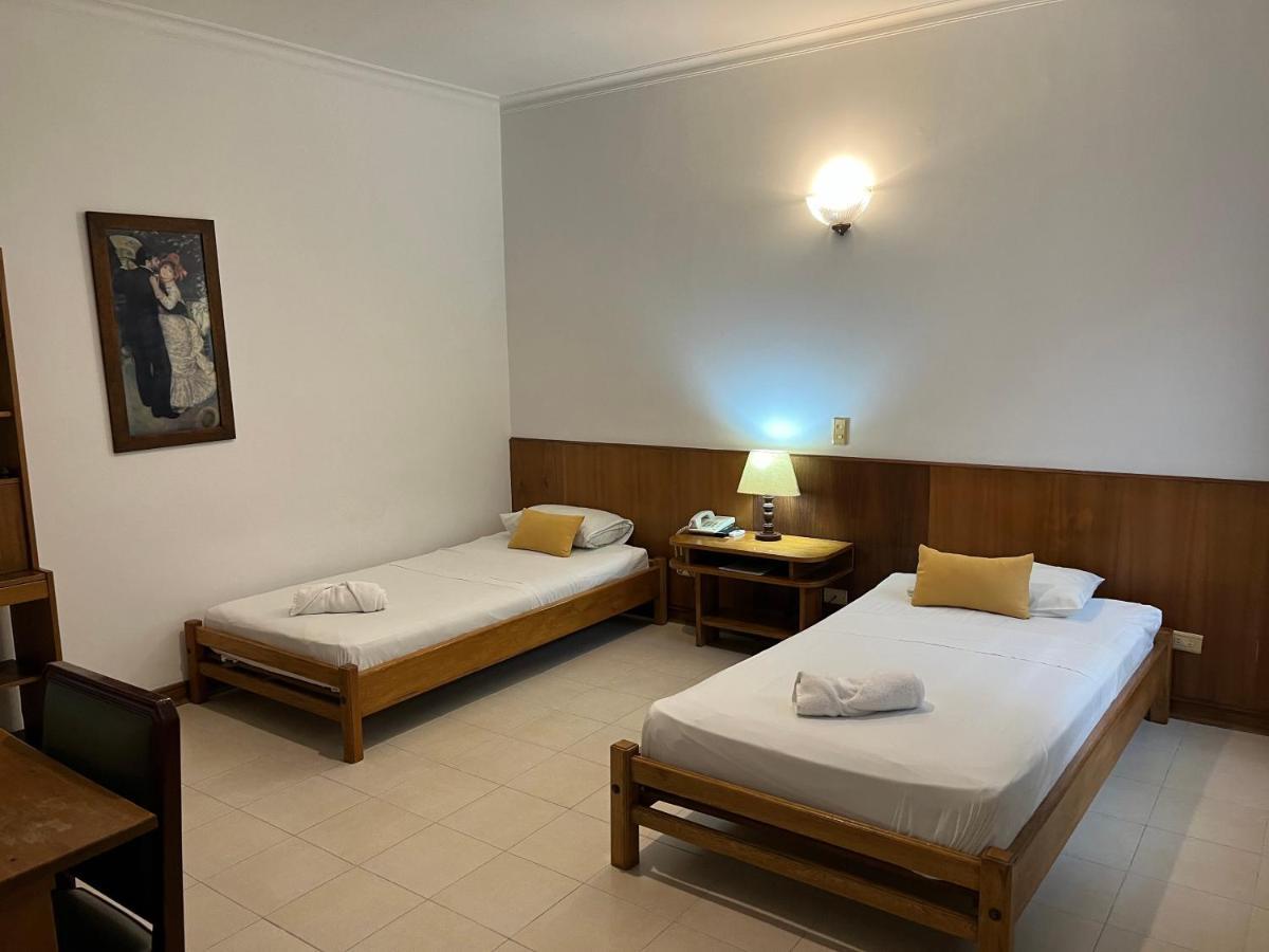 Casa Rosales Hotel เมเดยิน ภายนอก รูปภาพ